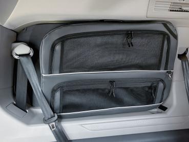 montierte Fensterpacktasche in anthrazit an einem VW T7